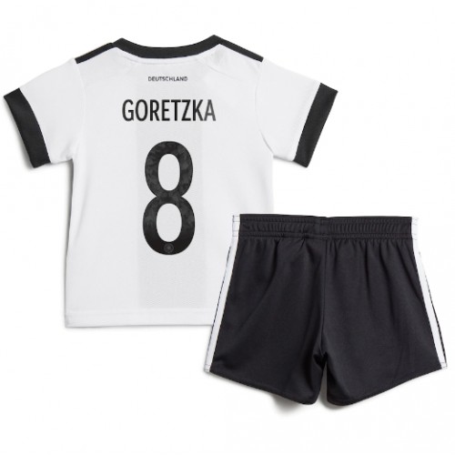 Fotbalové Dres Německo Leon Goretzka #8 Dětské Domácí MS 2022 Krátký Rukáv (+ trenýrky)